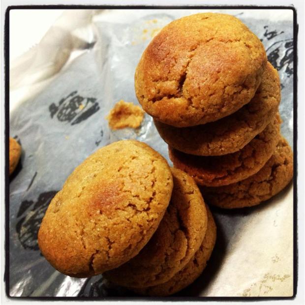 peanut butter and fig preserve cookies